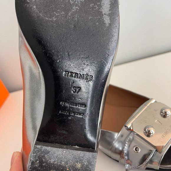 Hermes Silver Leather Open Flats with Palladium Hardware - Picture 5 of 10